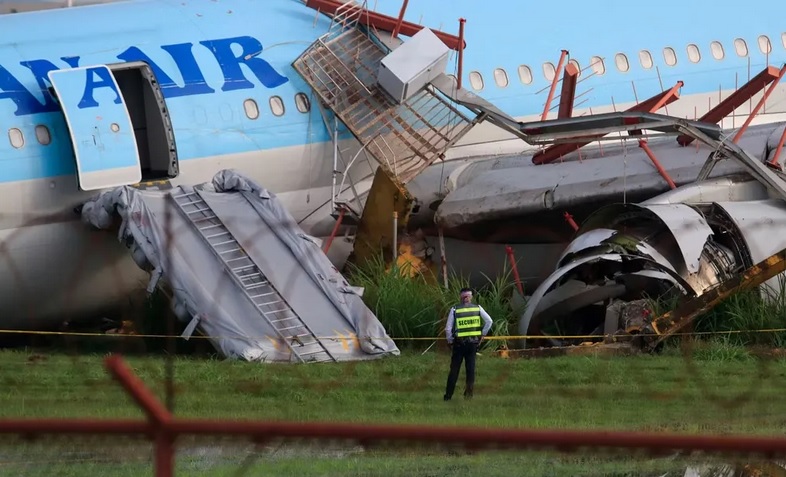 Korean Air aircraft overshoots Philippines runway and crashes